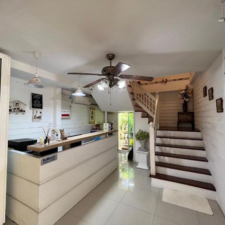 Ban Thungdang Housetel Bangkok Otel Dış mekan fotoğraf