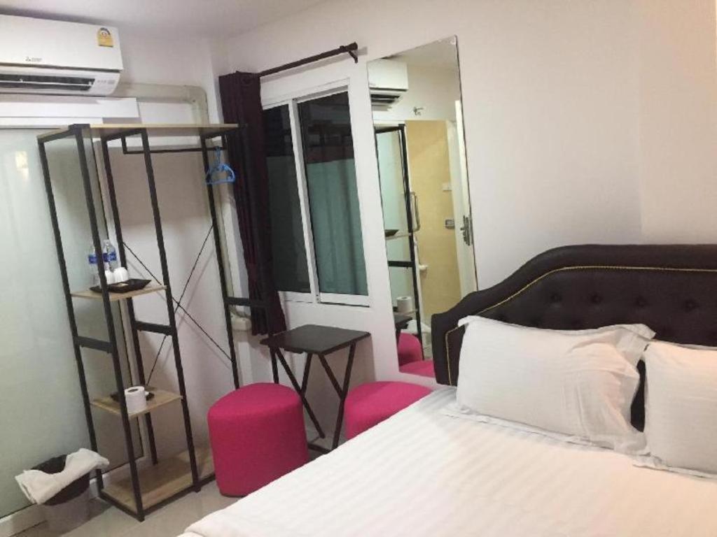 Ban Thungdang Housetel Bangkok Otel Dış mekan fotoğraf