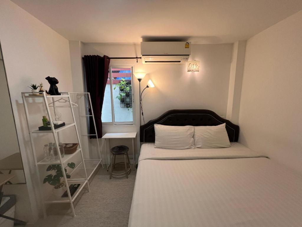 Ban Thungdang Housetel Bangkok Otel Dış mekan fotoğraf