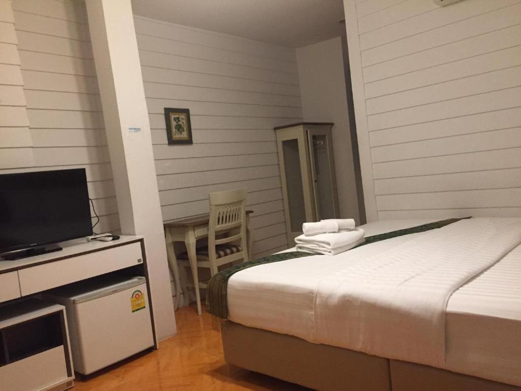 Ban Thungdang Housetel Bangkok Otel Dış mekan fotoğraf