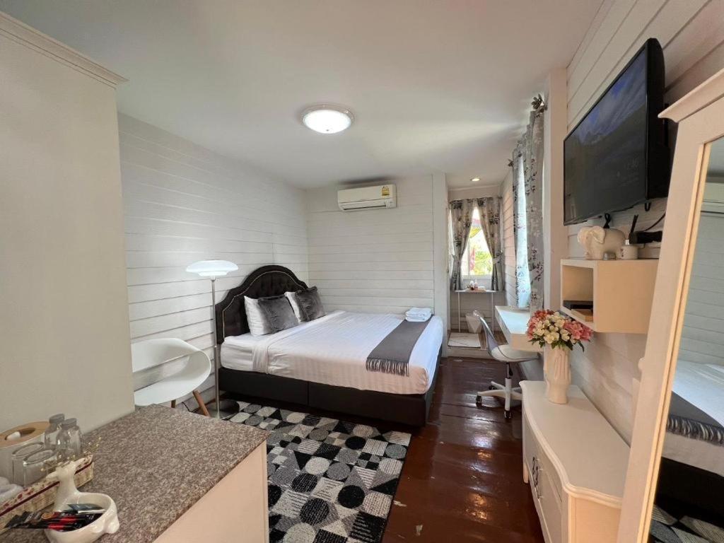 Ban Thungdang Housetel Bangkok Otel Dış mekan fotoğraf