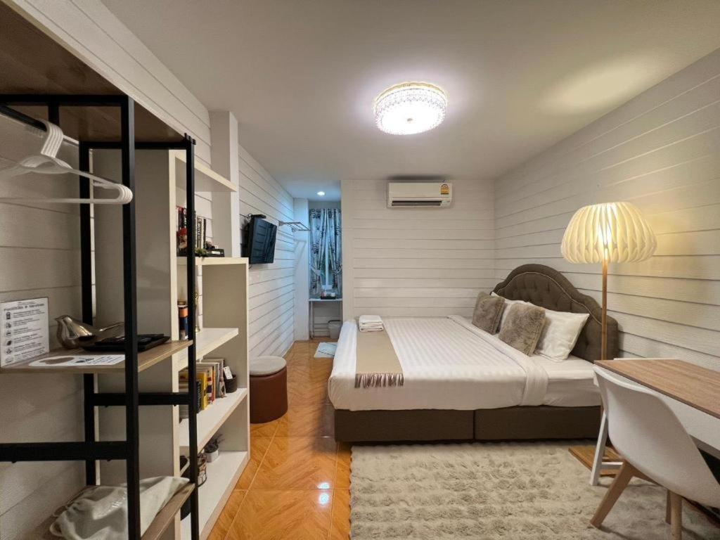 Ban Thungdang Housetel Bangkok Otel Dış mekan fotoğraf