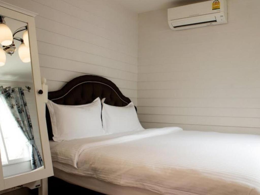 Ban Thungdang Housetel Bangkok Otel Dış mekan fotoğraf