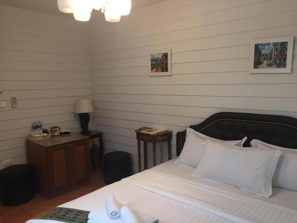 Ban Thungdang Housetel Bangkok Otel Dış mekan fotoğraf