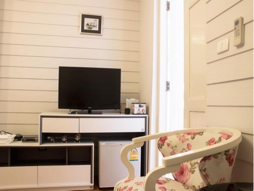 Ban Thungdang Housetel Bangkok Otel Dış mekan fotoğraf