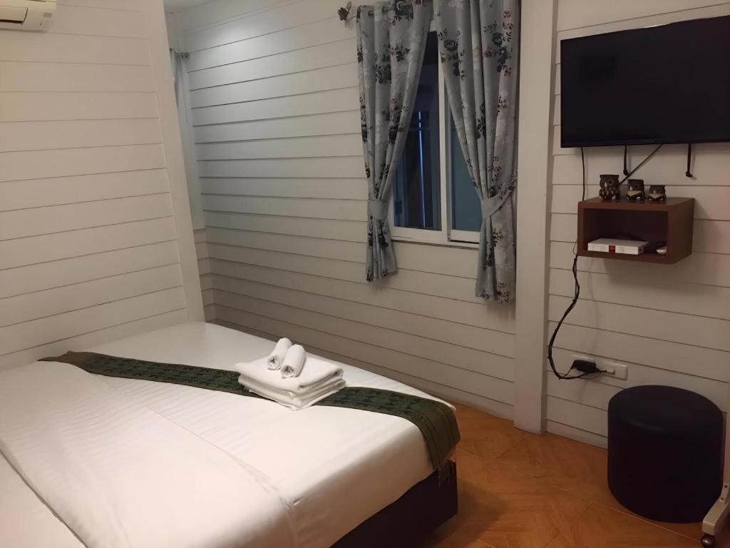 Ban Thungdang Housetel Bangkok Otel Dış mekan fotoğraf