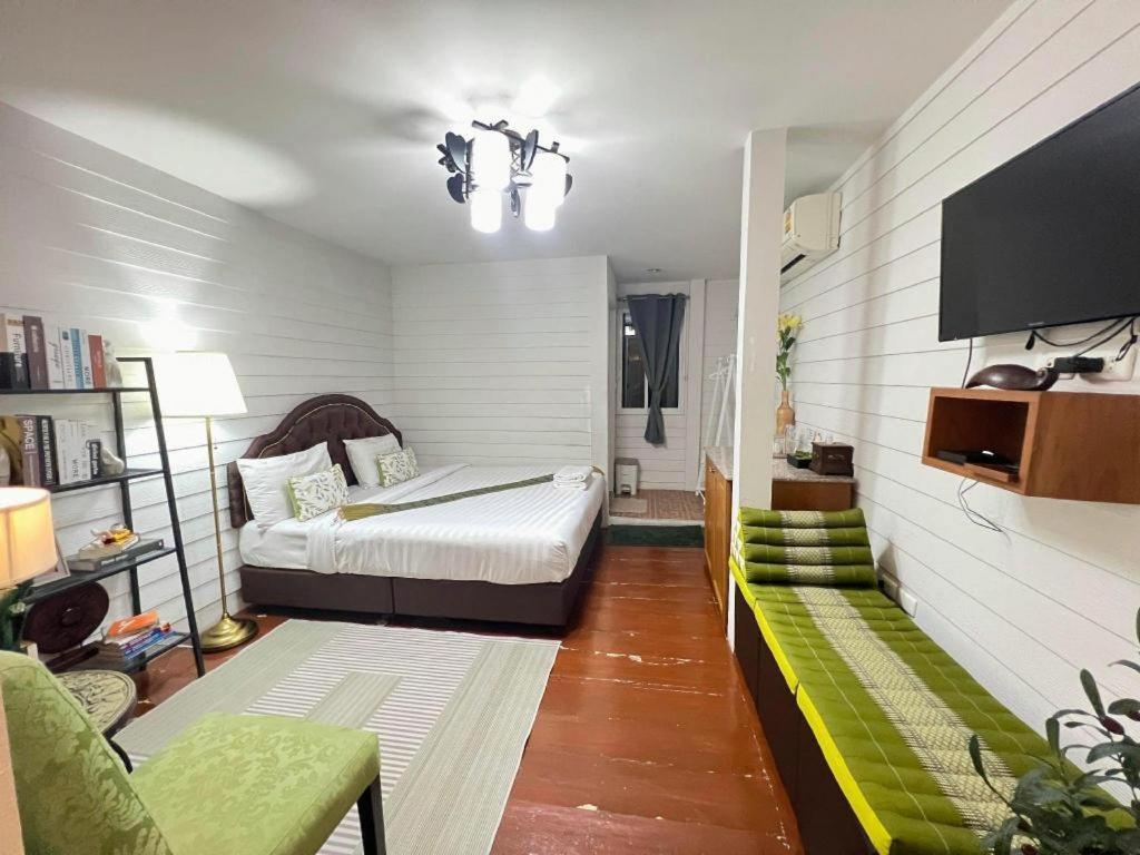 Ban Thungdang Housetel Bangkok Otel Dış mekan fotoğraf