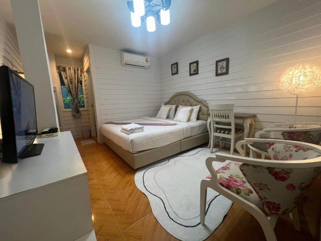 Ban Thungdang Housetel Bangkok Otel Dış mekan fotoğraf